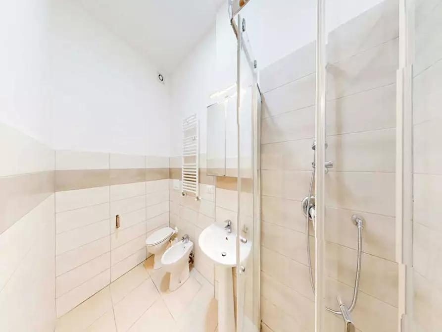 Immagine 7 di Camera in affitto  in Via Edoardo Bassini a Milano