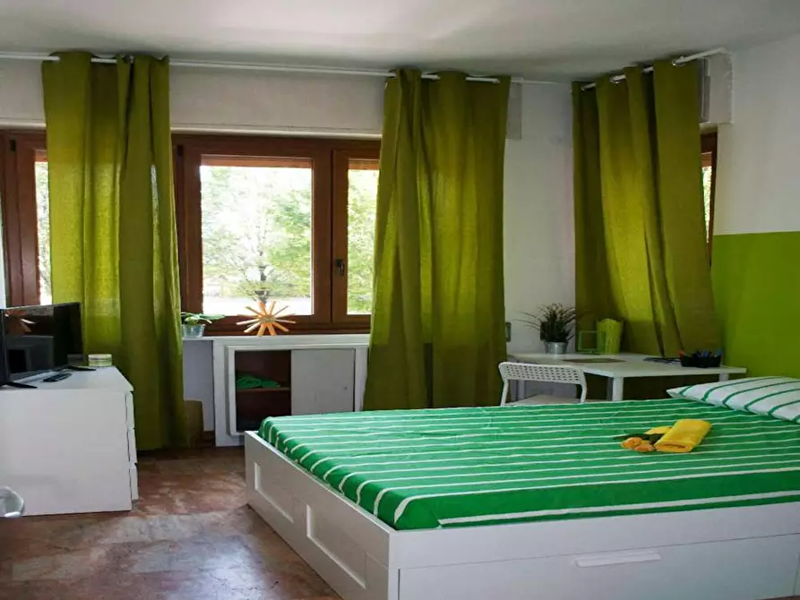 Immagine 2 di Camera in affitto  in Via Edoardo Bassini a Milano