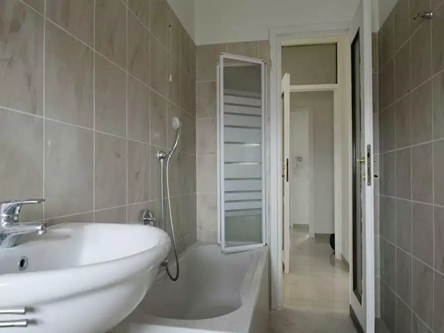 Immagine 8 di Camera in affitto  in Via Vincenzo Giordano Orsini a Milano