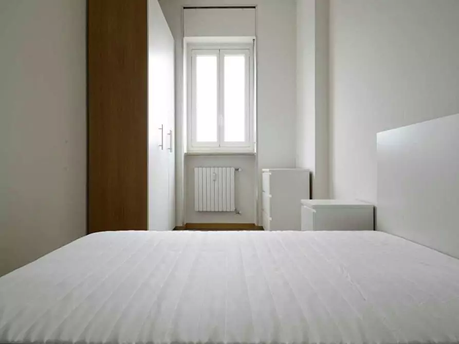 Immagine 3 di Camera in affitto  in Via Vincenzo Giordano Orsini a Milano