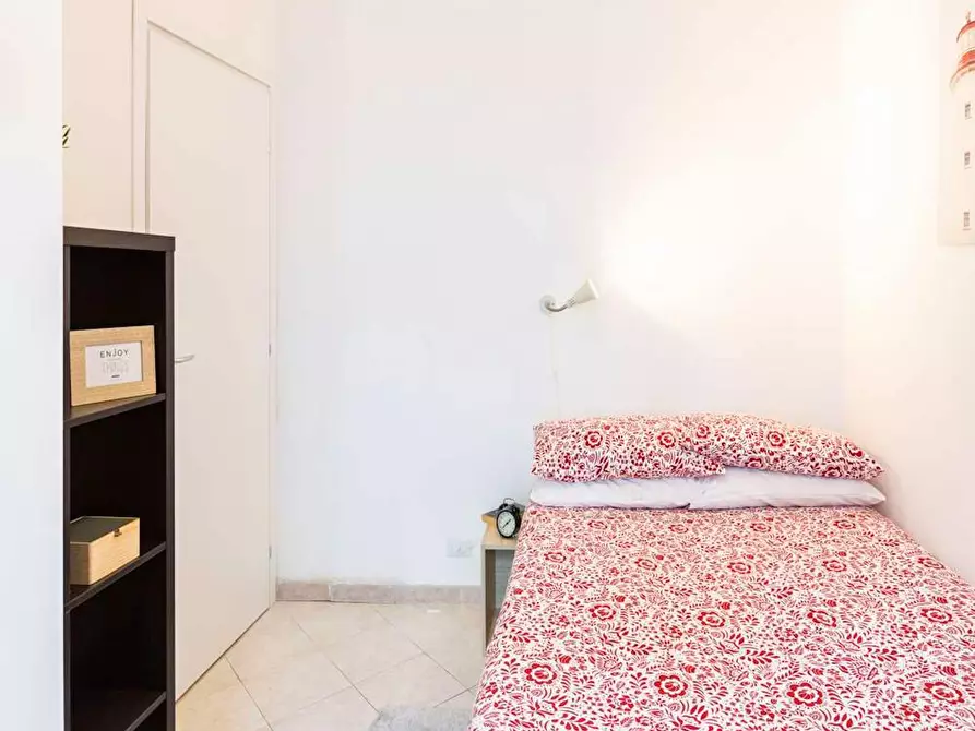 Immagine 2 di Camera in affitto  in Via Paolo Bassi a Milano