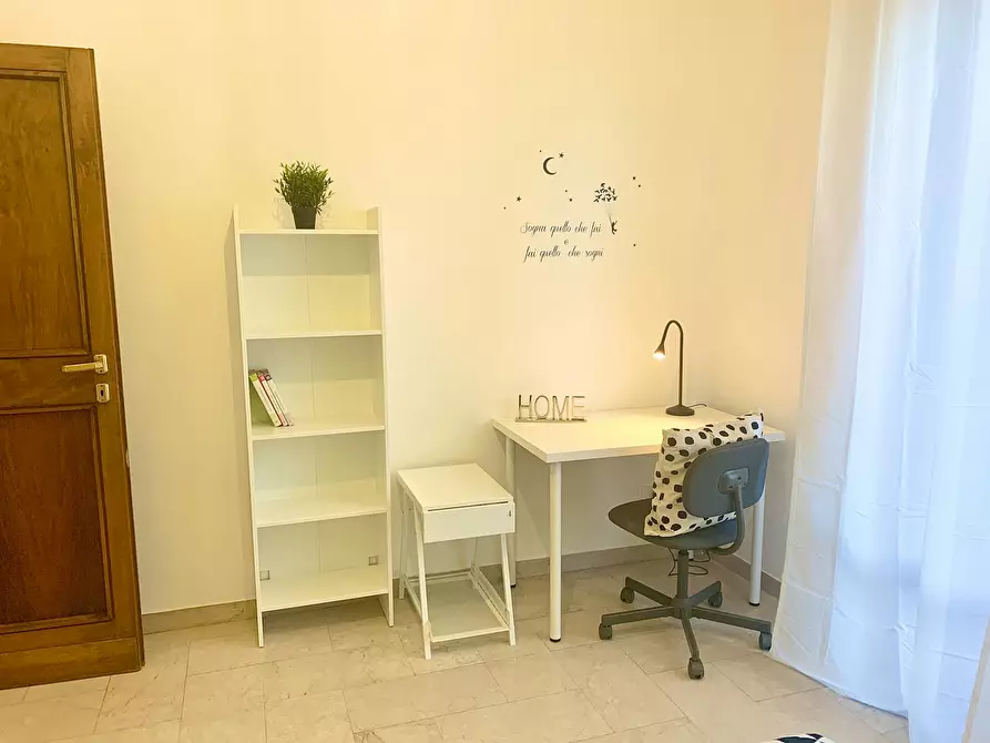 Immagine 10 di Camera in affitto  in Viale Francesco Redi a Firenze