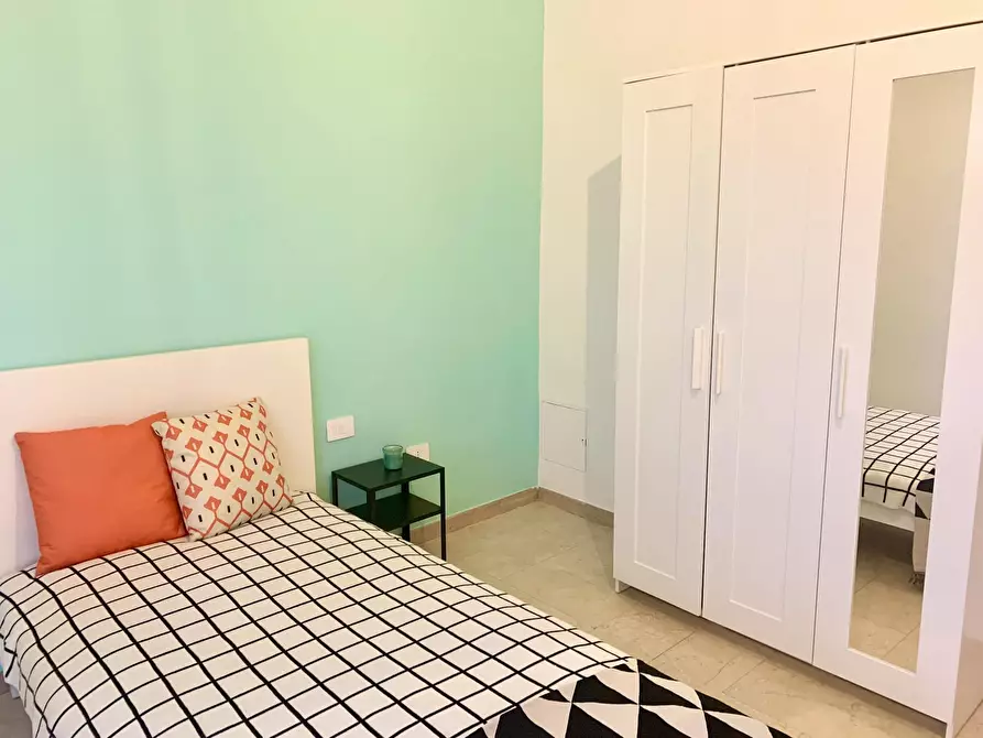 Immagine 4 di Camera in affitto  in Viale Francesco Redi a Firenze