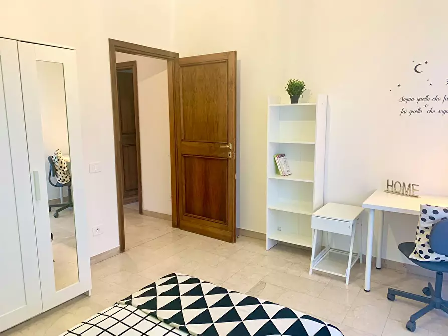 Immagine 3 di Camera in affitto  in Viale Francesco Redi a Firenze