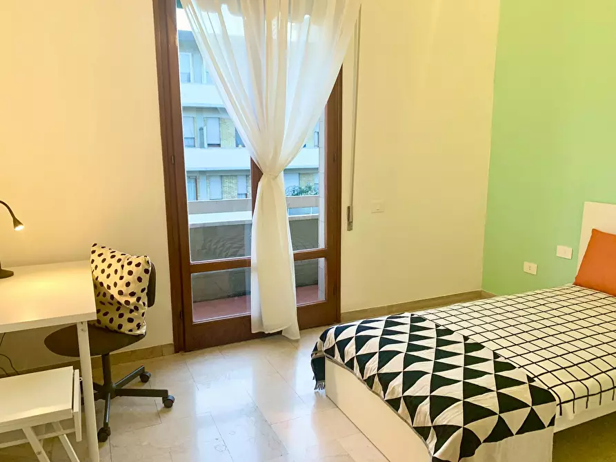 Immagine 7 di Camera in affitto  in Viale Francesco Redi a Firenze