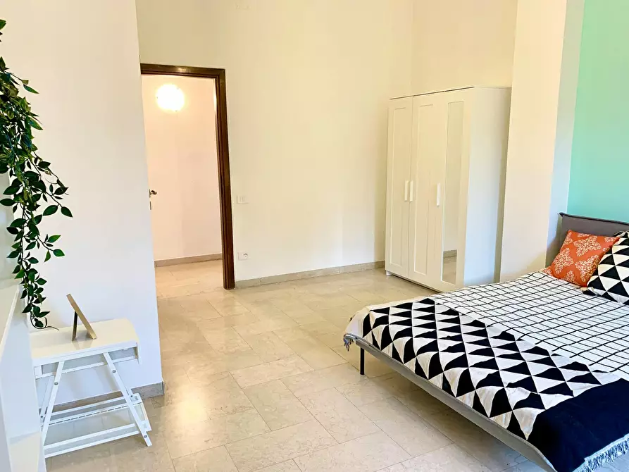 Immagine 2 di Camera in affitto  in Viale Francesco Redi a Firenze