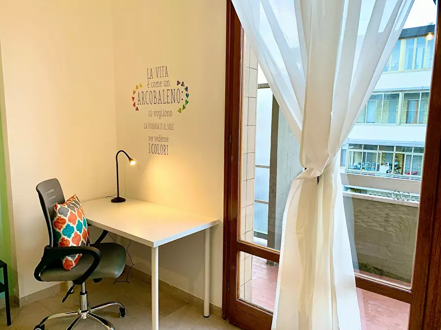 Immagine 9 di Camera in affitto  in Viale Francesco Redi a Firenze