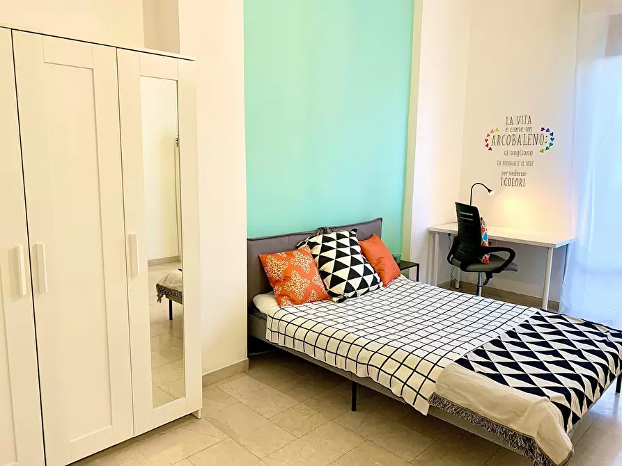 Immagine 4 di Camera in affitto  in Viale Francesco Redi a Firenze