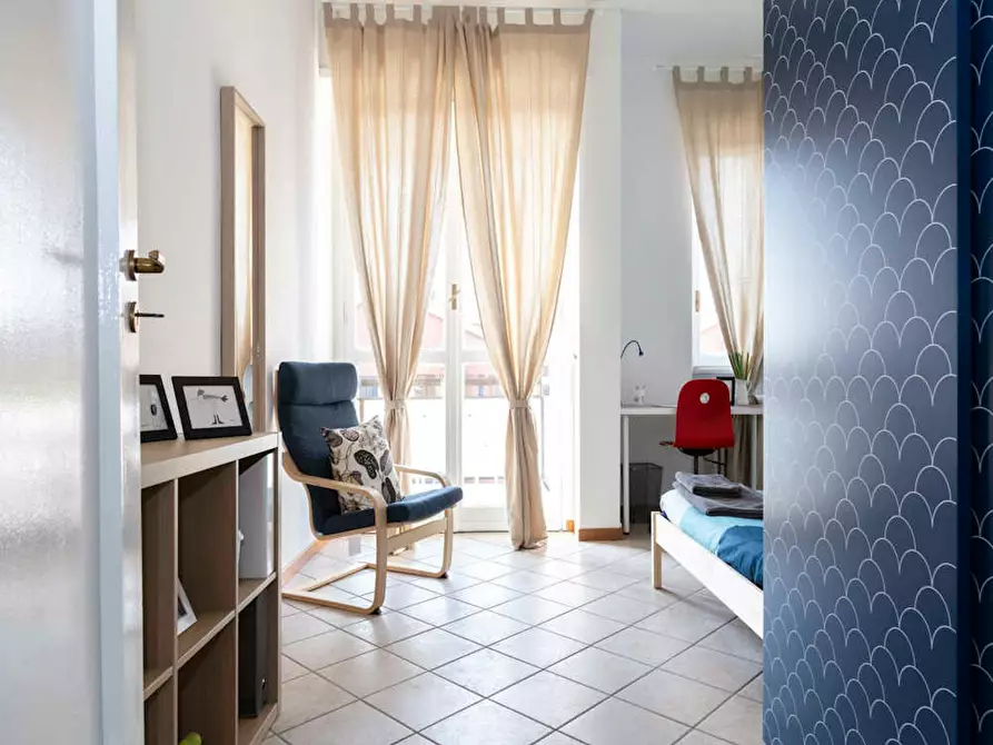 Immagine 5 di Camera in affitto  in Via dei Mandorli a Buccinasco