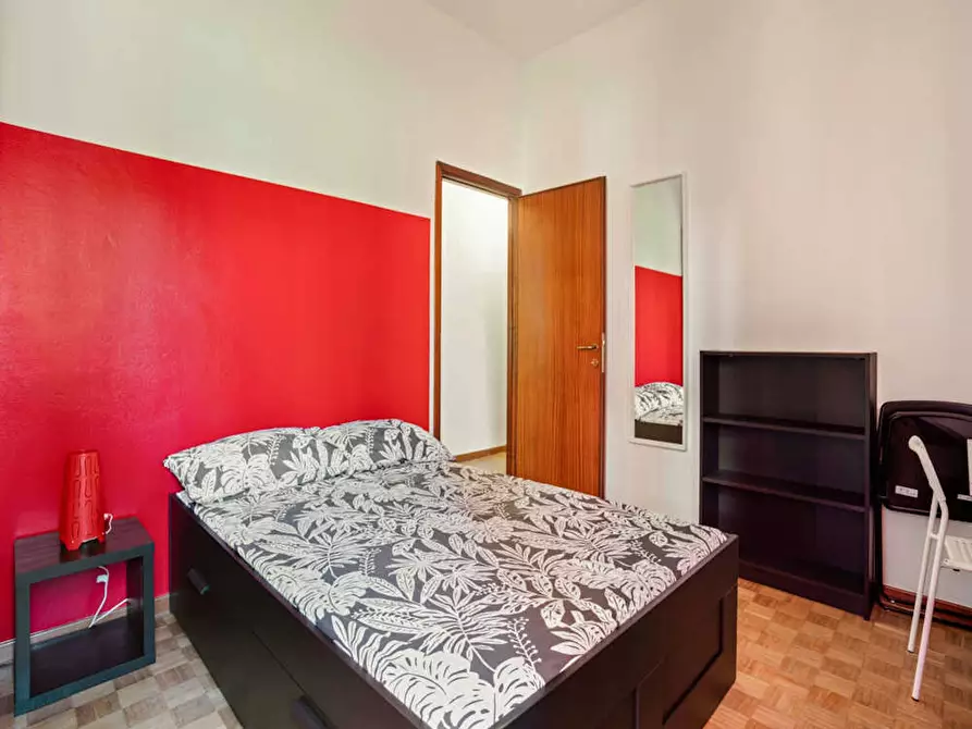 Immagine 1 di Camera in affitto  in Via delle Forze Armate a Milano