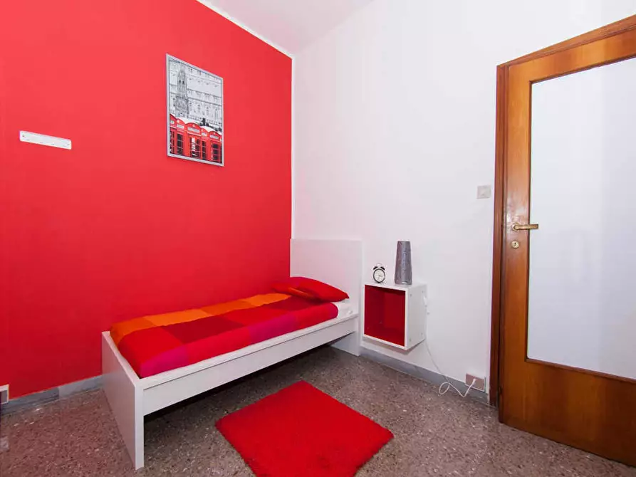 Immagine 6 di Camera in affitto  in Via Pelagio Palagi a Bologna