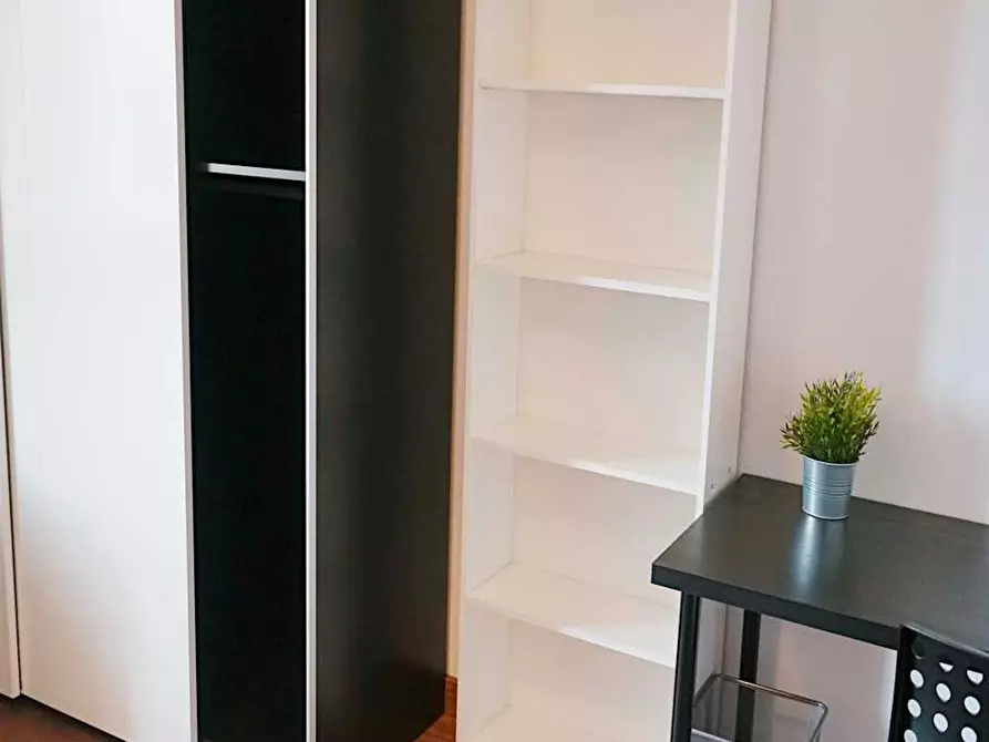 Immagine 10 di Camera in affitto  in Via Santa Croce a Bologna