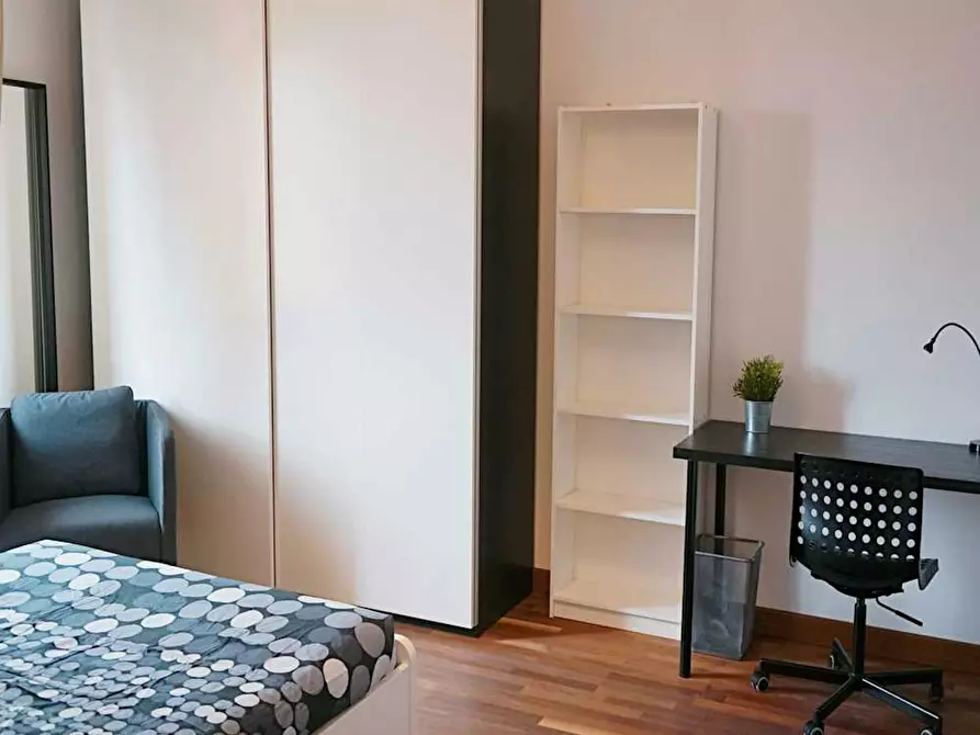 Immagine 5 di Camera in affitto  in Via Santa Croce a Bologna