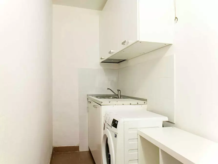 Immagine 10 di Camera in affitto  in Via Nazario Sauro a Bologna