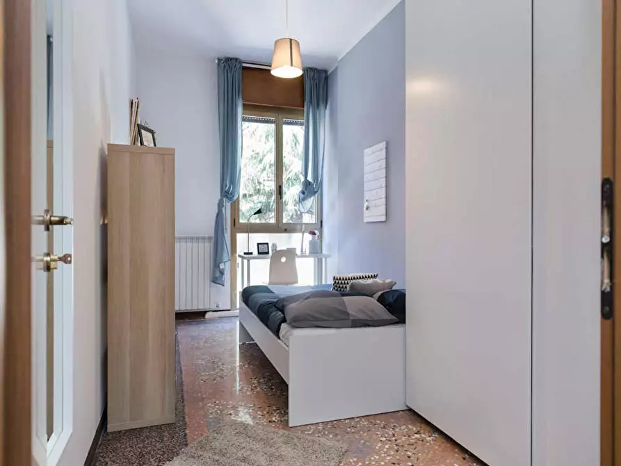 Immagine 1 di Camera in affitto  in Viale Giovanni Vicini a Bologna