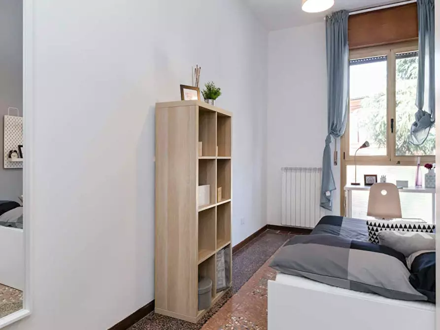Immagine 3 di Camera in affitto  in Viale Giovanni Vicini a Bologna