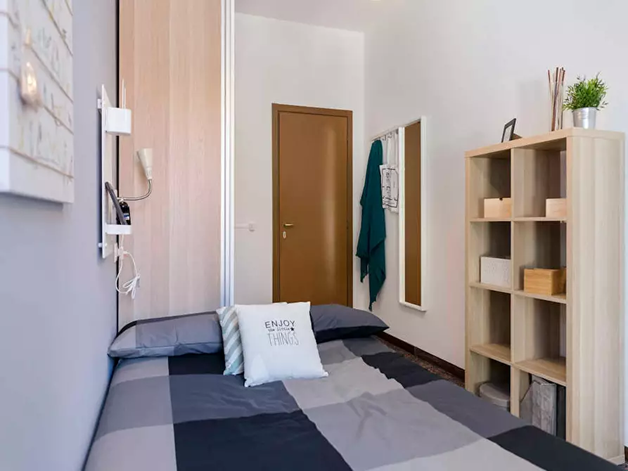 Immagine 6 di Camera in affitto  in Viale Giovanni Vicini a Bologna