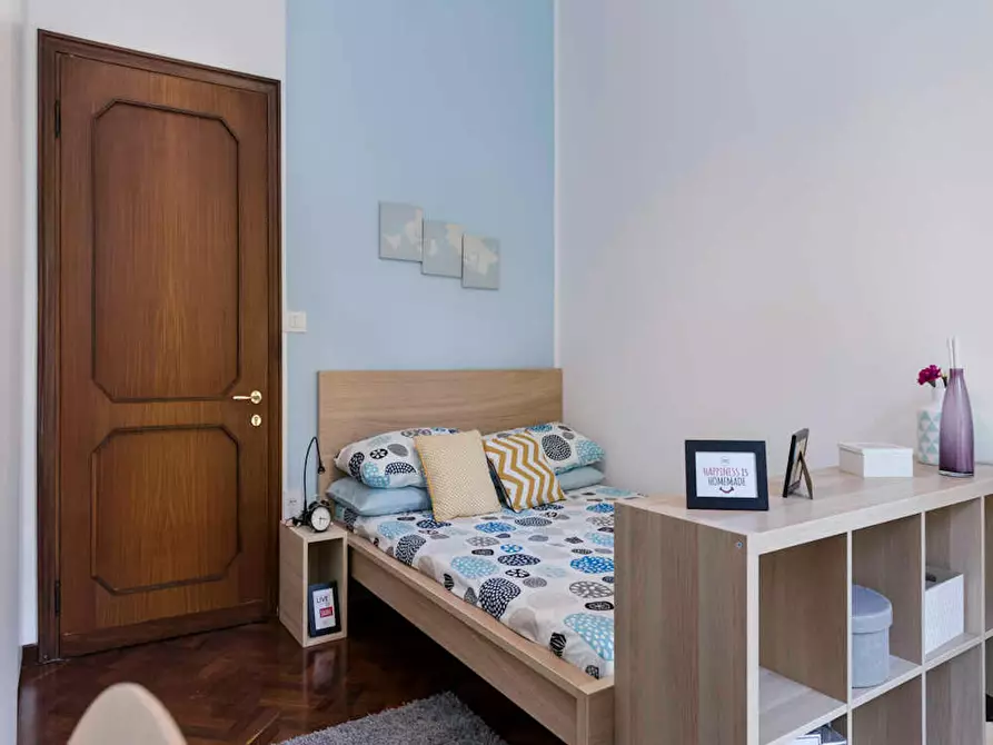 Immagine 1 di Camera in affitto  in Viale Giovanni Vicini a Bologna