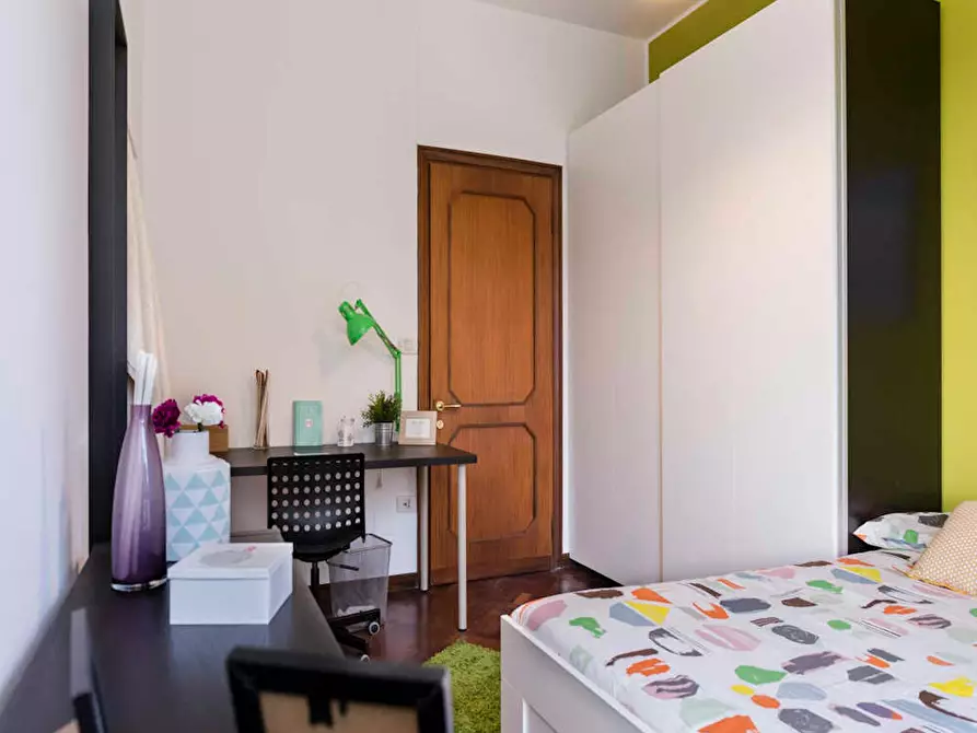 Immagine 6 di Camera in affitto  in Viale Giovanni Vicini a Bologna