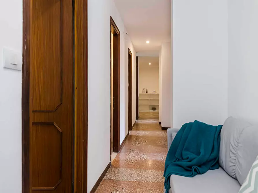 Immagine 9 di Camera in affitto  in Viale Giovanni Vicini a Bologna