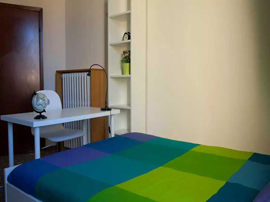 Immagine 10 di Camera in affitto  in Via Pompeo Vizzani a Bologna