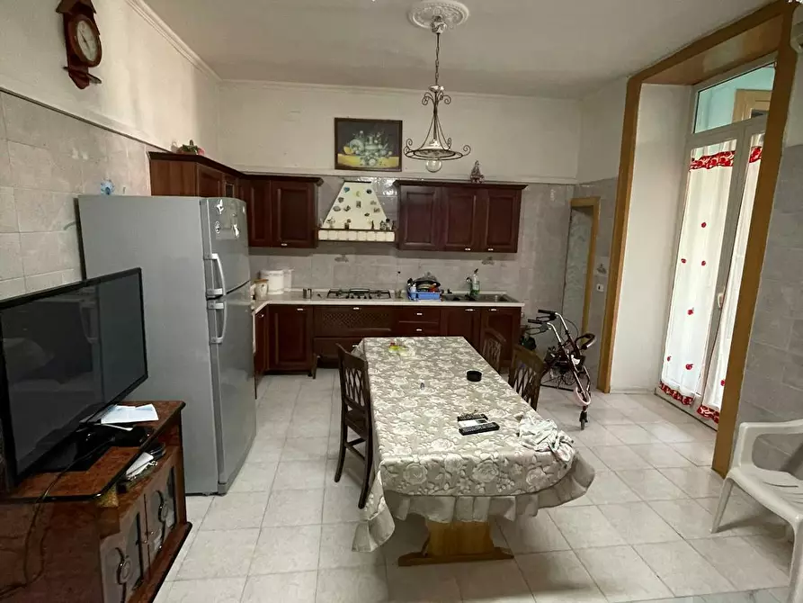 Immagine 2 di Camera in affitto  in Via San Giovanni in Porta a Napoli