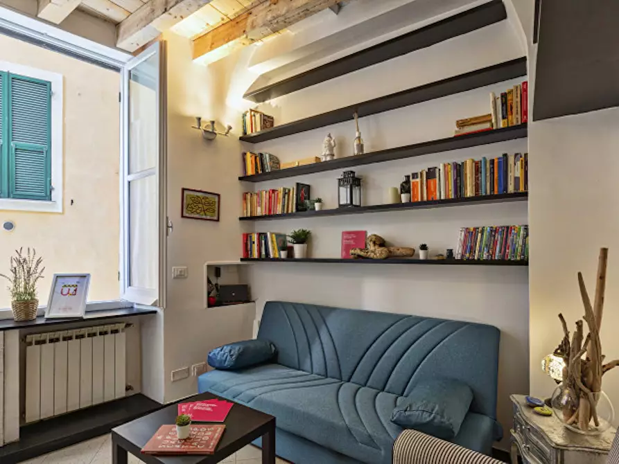 Immagine 1 di Appartamento in affitto  in Salita di Santa Maria di Castello a Genova