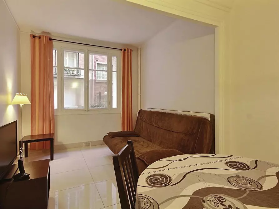 Immagine 5 di Appartamento in affitto  in Rue de Musset a Paris 16