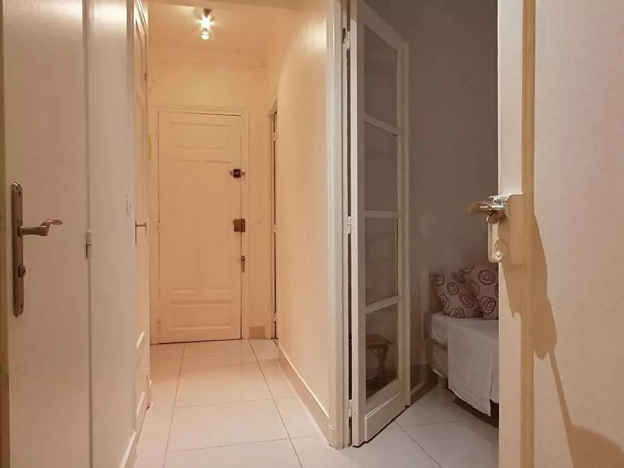 Immagine 4 di Appartamento in affitto  in Rue de Musset a Paris 16