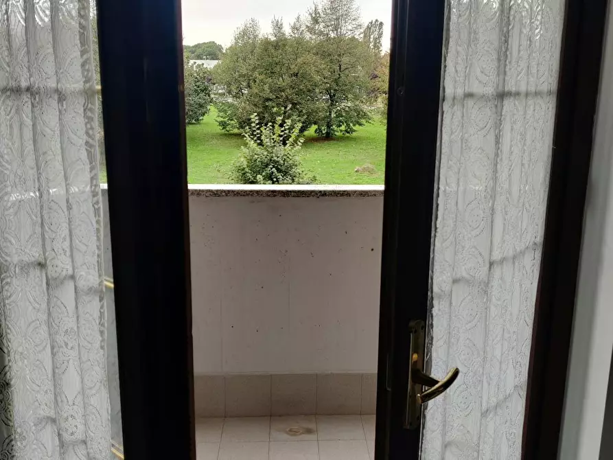 Immagine 5 di Camera in affitto  in Via 25 Aprile a Carugate