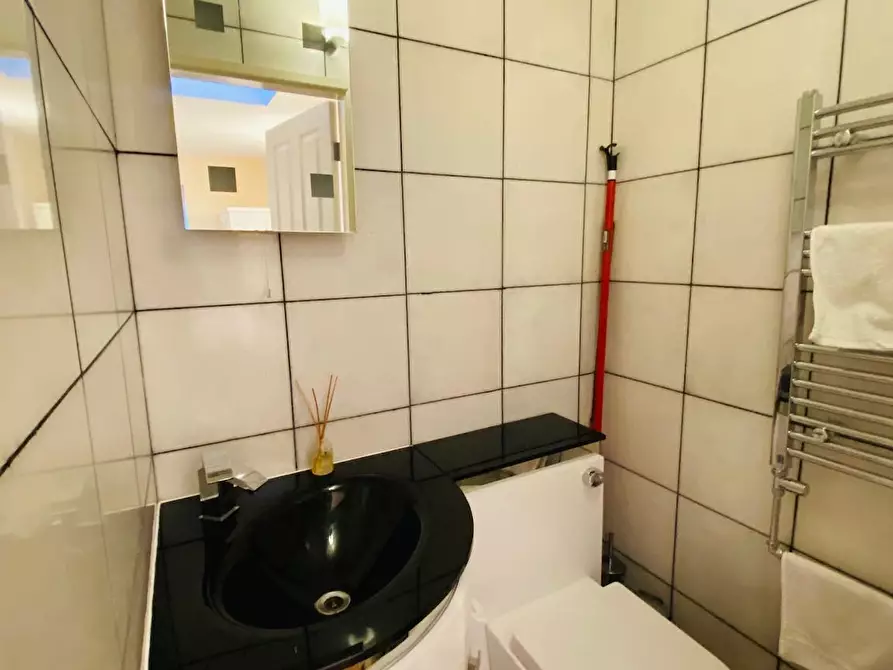 Immagine 8 di Casa indipendente in affitto  in Clifford Street a 