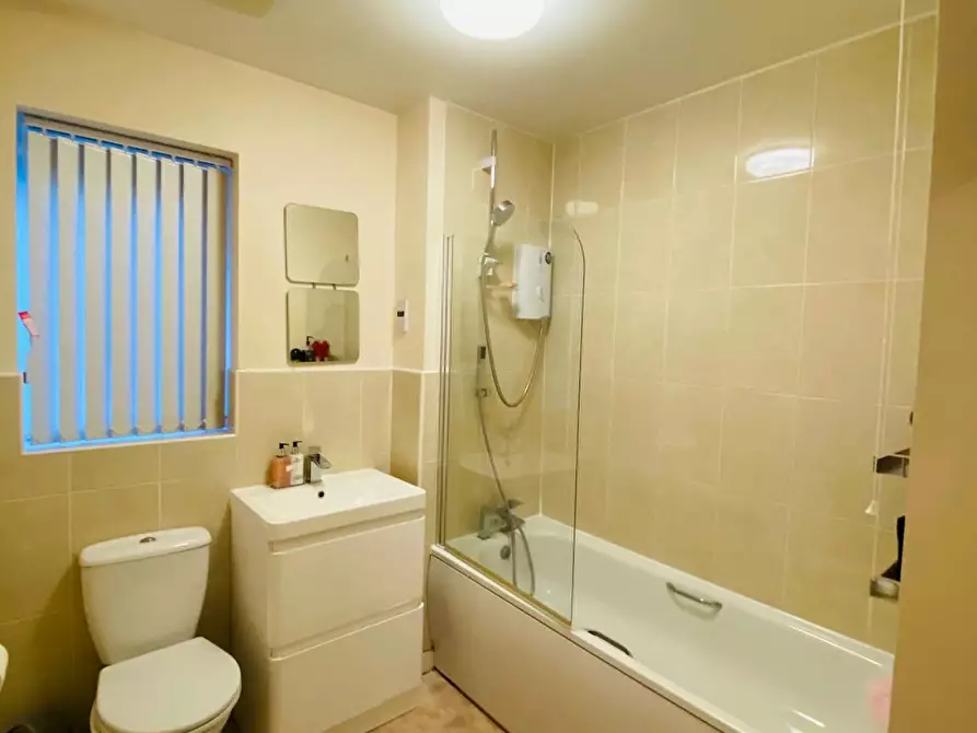 Immagine 7 di Casa indipendente in affitto  in Clifford Street a 