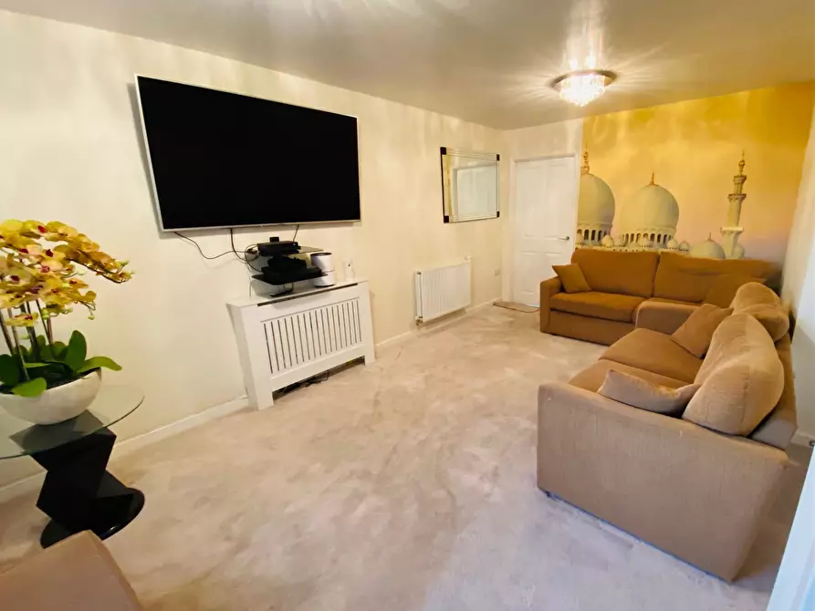 Immagine 2 di Casa indipendente in affitto  in Clifford Street a 