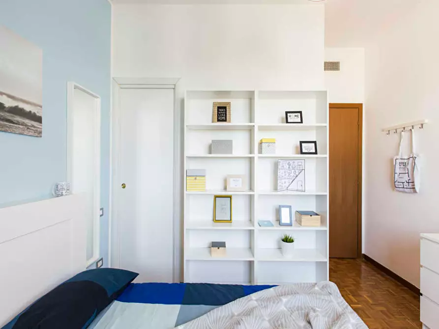 Immagine 5 di Camera in affitto  in Via dei Mandorli a Buccinasco