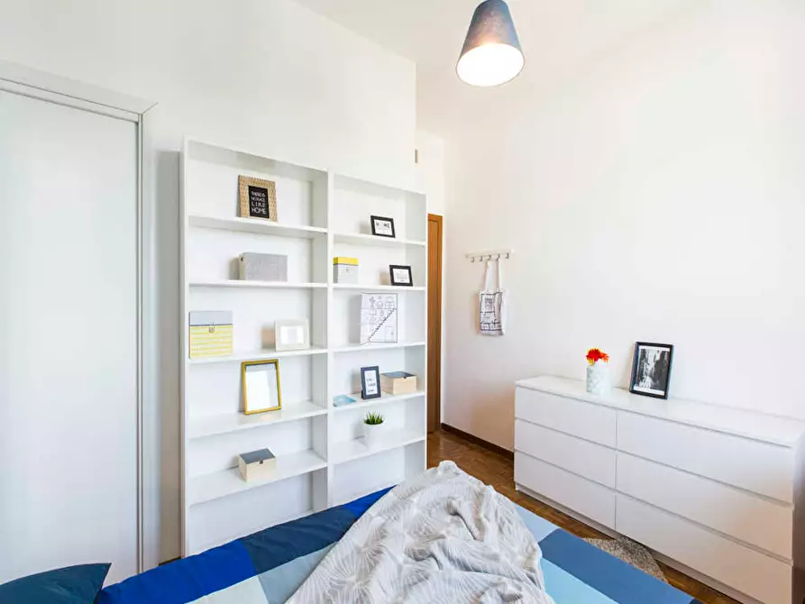 Immagine 3 di Camera in affitto  in Via dei Mandorli a Buccinasco