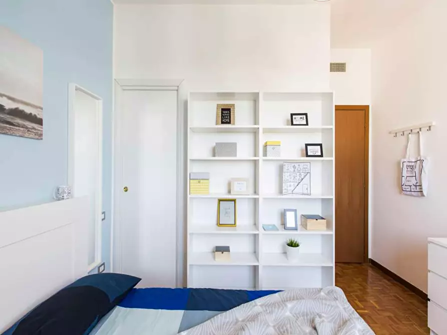 Immagine 4 di Camera in affitto  in Via dei Mandorli a Buccinasco