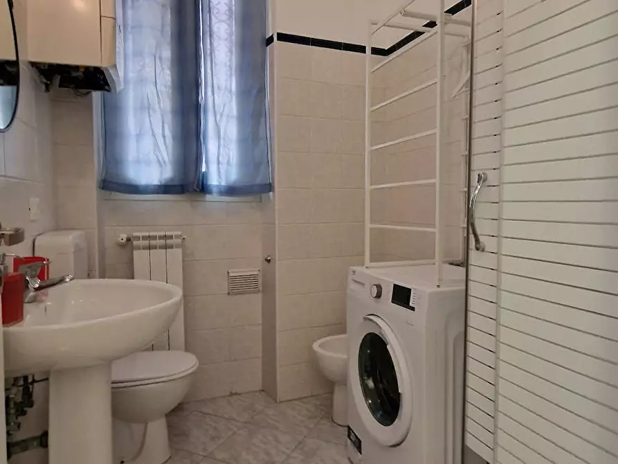 Immagine 10 di Camera in affitto  in Via in Selci a Roma