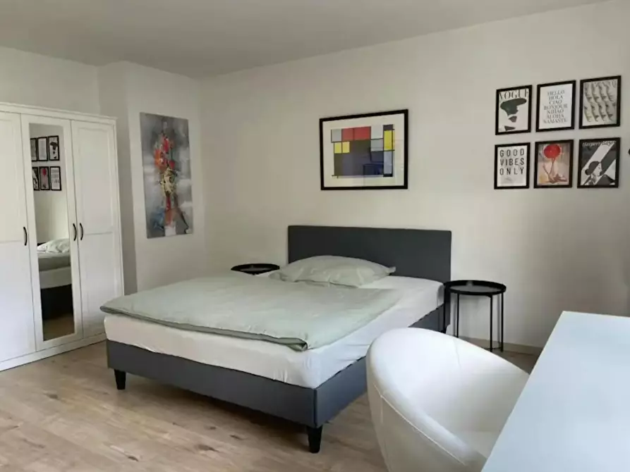Immagine 2 di Camera in affitto  in Staufenstraße a Frankfurt am Main