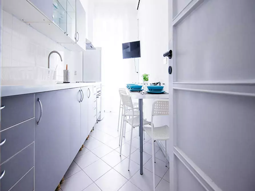 Immagine 6 di Camera in affitto  in Via Giovanni Pascoli a Milano