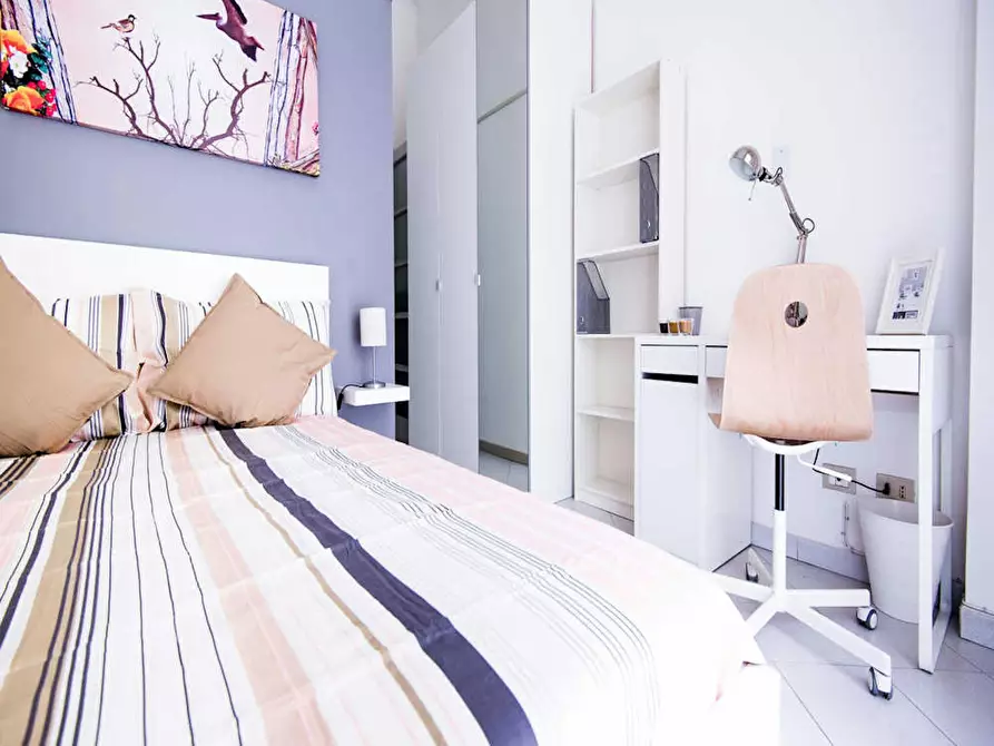 Immagine 2 di Camera in affitto  in Via Giovanni Pascoli a Milano