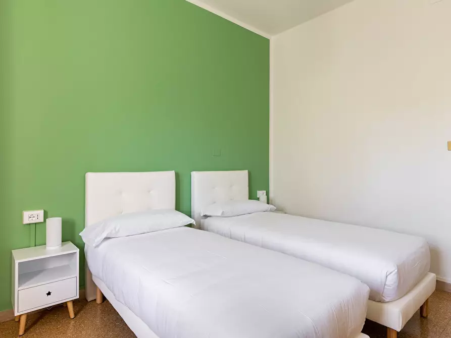 Immagine 8 di Appartamento in affitto  in Via Genova a Bologna