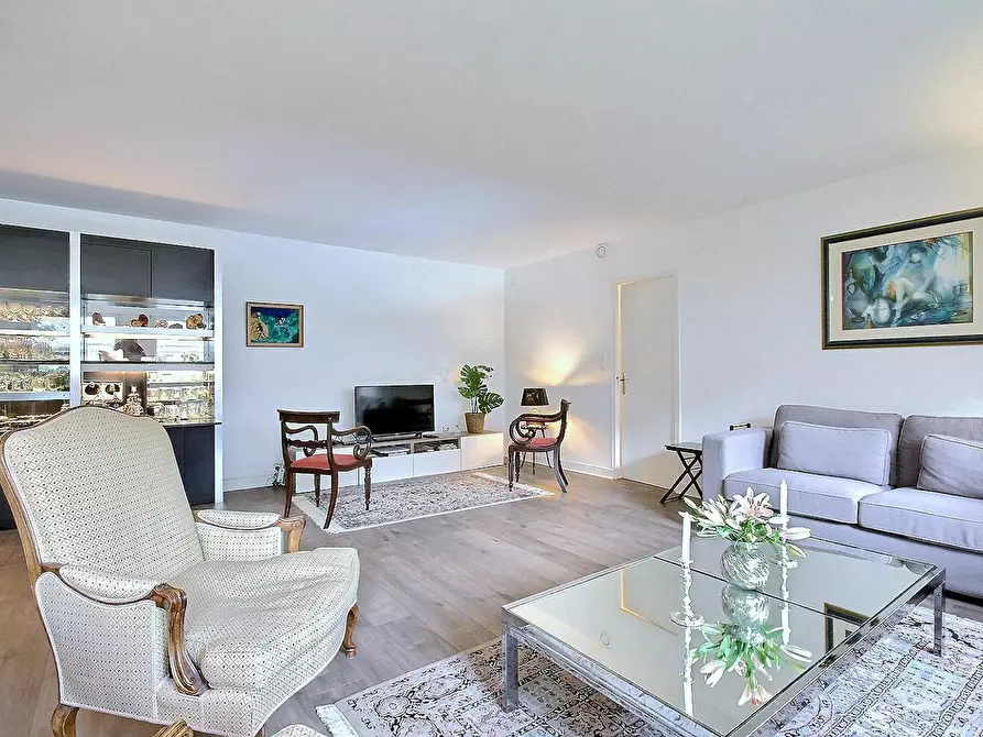 Immagine 5 di Appartamento in affitto  in Rue Saint-Didier a Paris 16
