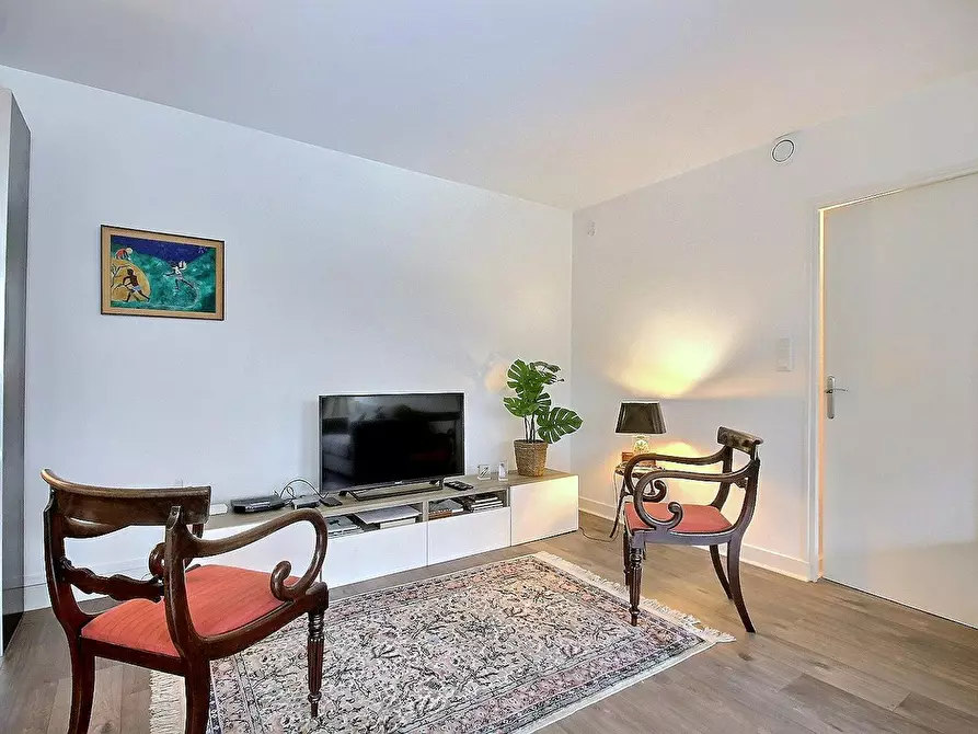 Immagine 4 di Appartamento in affitto  in Rue Saint-Didier a Paris 16