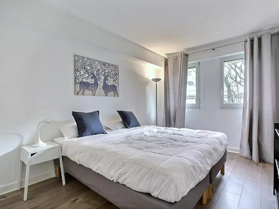 Immagine 2 di Appartamento in affitto  in Rue Saint-Didier a Paris 16