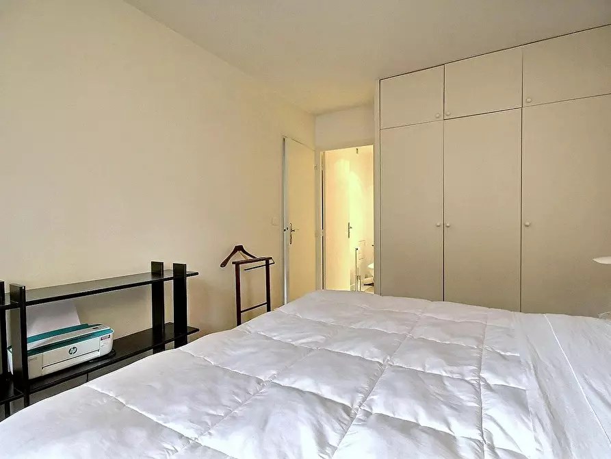Immagine 10 di Appartamento in affitto  in Rue Saint-Didier a Paris 16