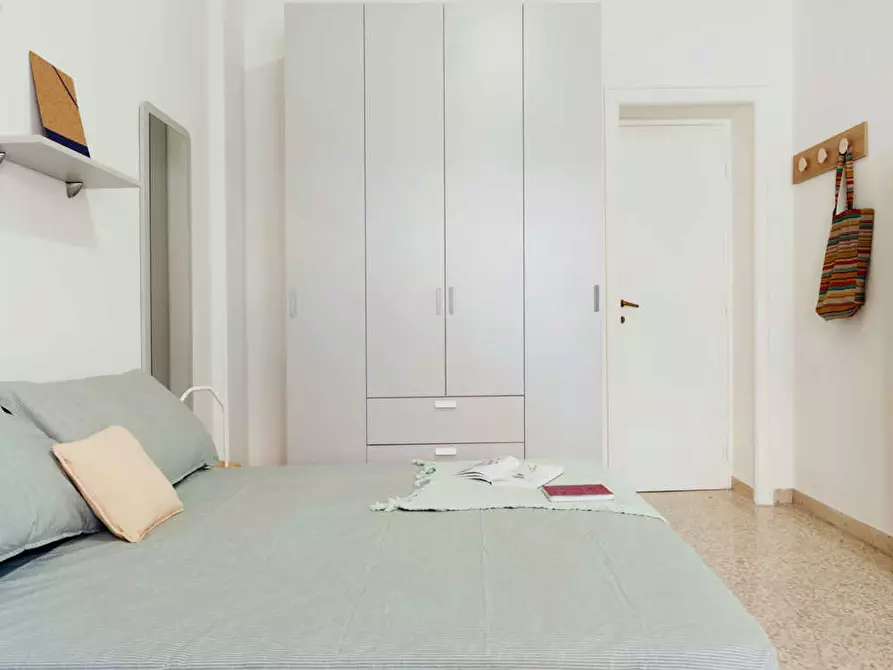Immagine 4 di Camera in affitto  in Via Antonino Lo Surdo a Roma