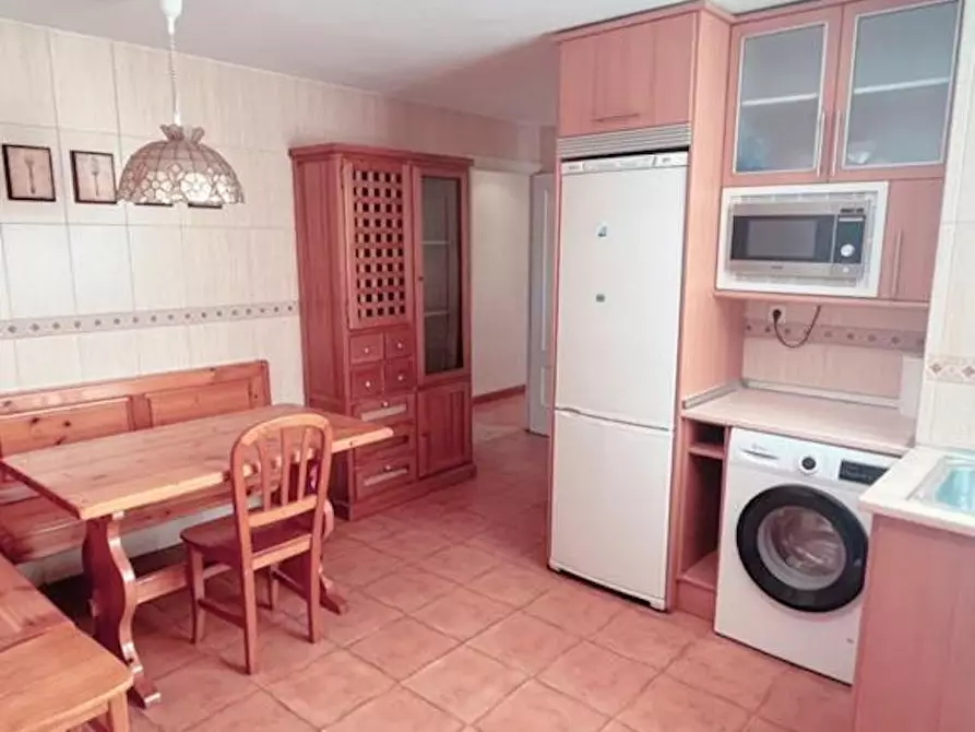 Immagine 6 di Camera in affitto  in Calle de Velayos a Madrid