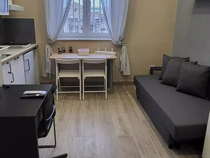 Immagine 1 di Appartamento in affitto  in Vico Giganti a Napoli