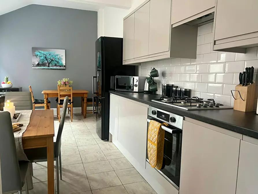 Immagine 3 di Casa indipendente in affitto  in Meriden Street a 