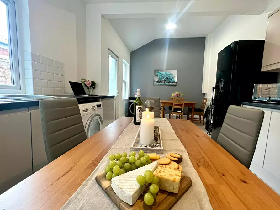 Immagine 1 di Casa indipendente in affitto  in Meriden Street a 